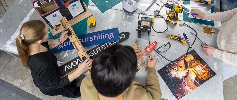 Design students in the workshop at campus Gjøvik