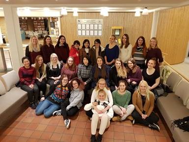 Pictures of girsl smiling