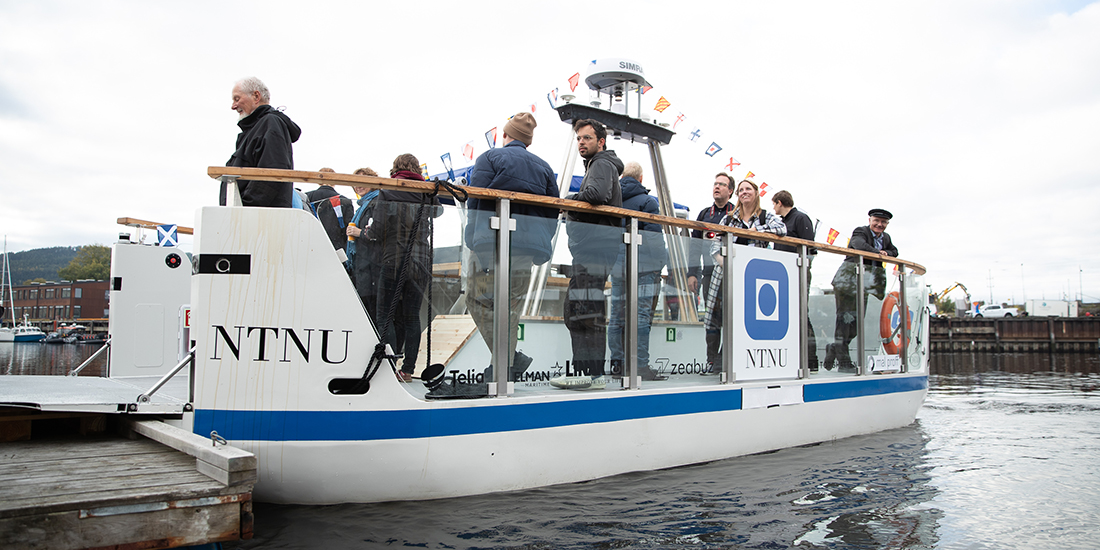 The  milliAmpere 2 foot ferry with passengers