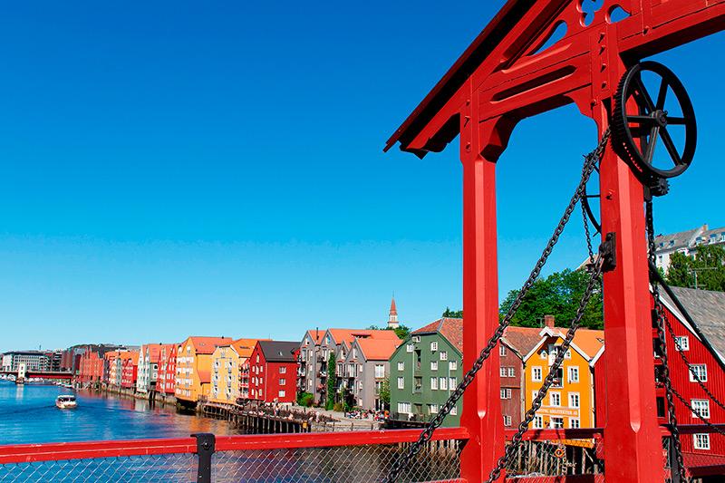 Photo of the old wharves viewed from Gamle bybro (Old town bridge)