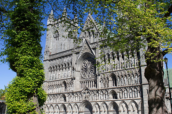 Photo of the ornate west wall of Nidaros Cathedral