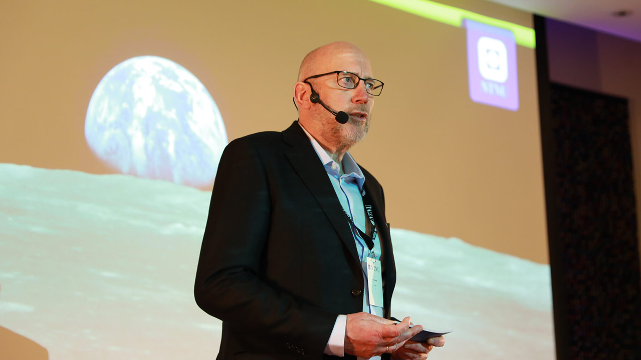 Rector gives his speech at Oppdal. Photo: NTNU