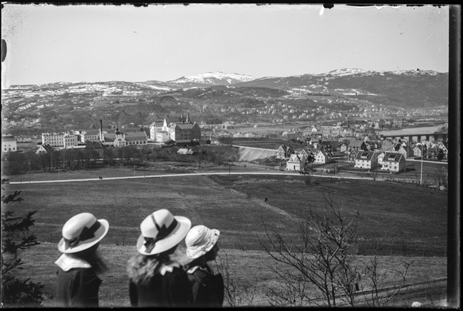 Photographs - Special Collections - UB - NTNU