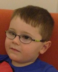 Alex reiser med fly fra Paris til Oslo. Alex reiser med fly fra Paris til Oslo.